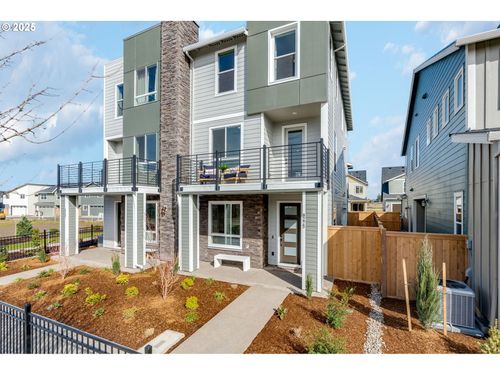 8275 Se Blanton St, Hillsboro, OR, 97123-2261 | Card Image