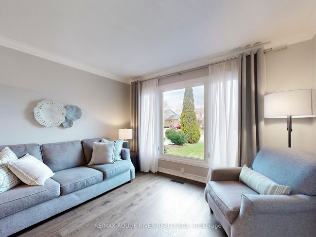 19 Panter Cres, House other with 4 bedrooms, 3 bathrooms and 4 parking in Ajax ON | Image 4