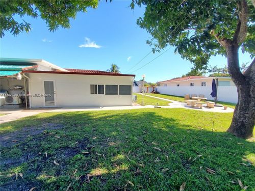 rear-140 Iroquois St, Miami Springs, FL, 33166-5135 | Card Image