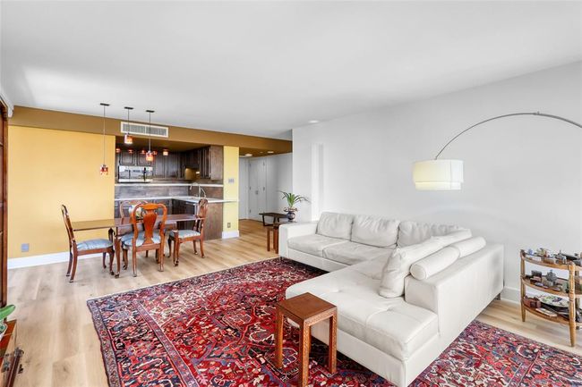 APT-722 - 2016 Main St, Condo with 2 bedrooms, 2 bathrooms and 1 parking in Houston TX | Image 5