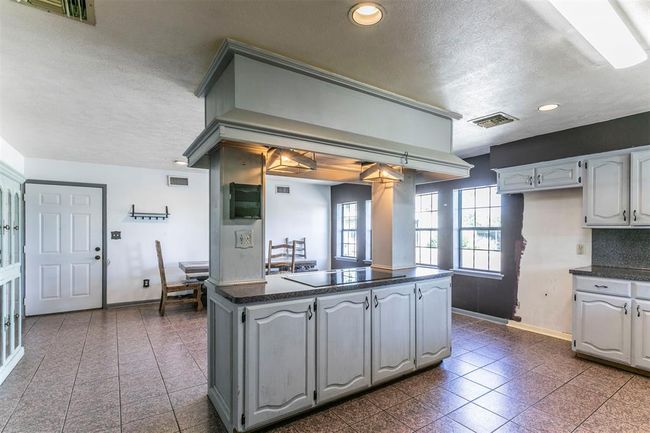180 Fcr 797, Home with 6 bedrooms, 7 bathrooms and null parking in Donie TX | Image 6
