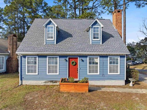 2501 Georgetown Ln, Fort Walton Beach, FL, 32547-6818 | Card Image