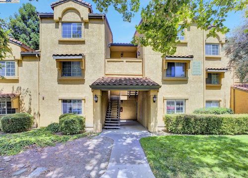 apt-359-805 Watson Canyon Ct, San Ramon, CA, 94582-4951 | Card Image