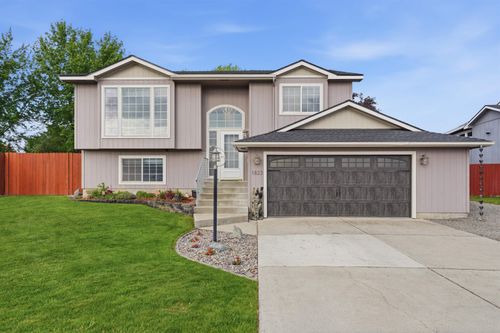 1823 N Salmon River Ln, Greenacres, WA, 99016 | Card Image