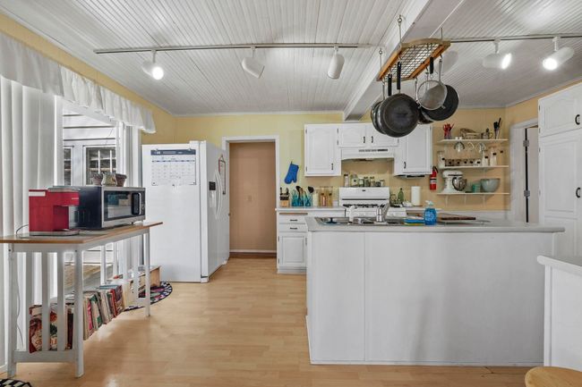 Kitchen | Image 12