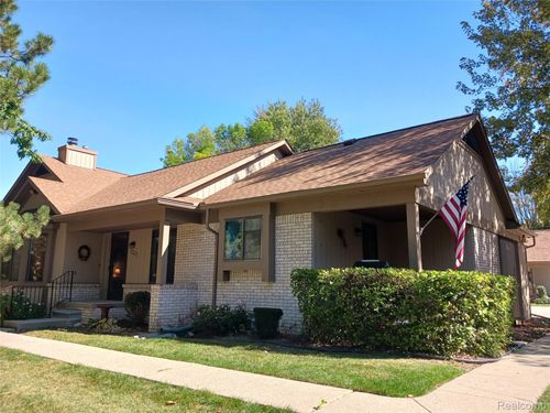 20445 Villa Grande Cir, Clinton Township, MI, 48038 | Card Image