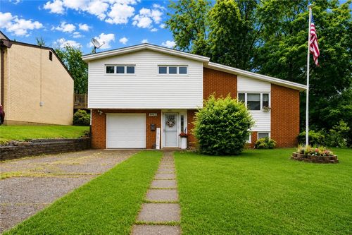 4662 Mapledale Dr, Homestead, PA, 15120-2950 | Card Image