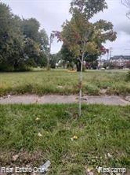 2208 Hibbard St, Detroit, MI, 48214-1917 | Card Image