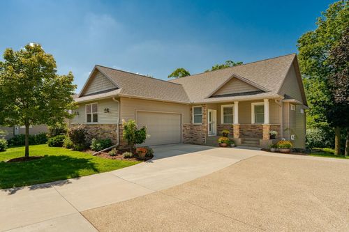 1568 Salem Ct Sw, Rochester, MN, 55902-4300 | Card Image