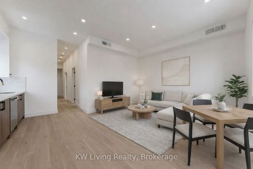 301-712 Eglinton Ave E, East York, ON, M4G2K7 | Card Image