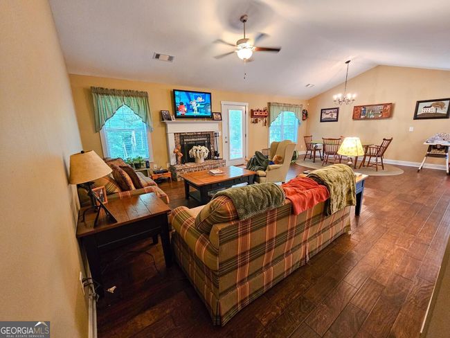1081 Oak Hill Ln, House other with 3 bedrooms, 2 bathrooms and null parking in Madison GA | Image 4