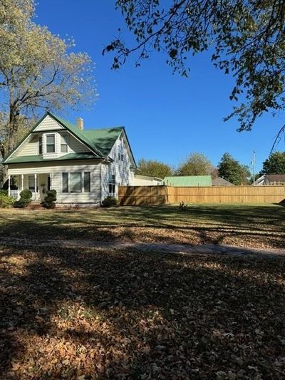 1812 N Locust Street, House other with 3 bedrooms, 2 bathrooms and null parking in Pittsburg KS | Image 1