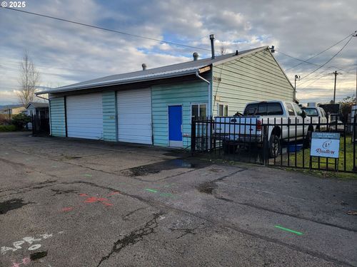 1089 28th St, Springfield, OR, 97477-4318 | Card Image