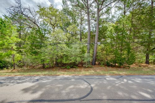 195 Campfire Way, Smithville, TX, 78957-5405 | Card Image