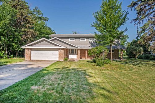 9S104 Aero Dr, Naperville, IL, 60564-9416 | Card Image