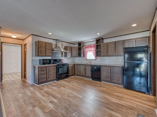 131 Kimberly Ln, Dundee, MI, 48131-1333 | Card Image
