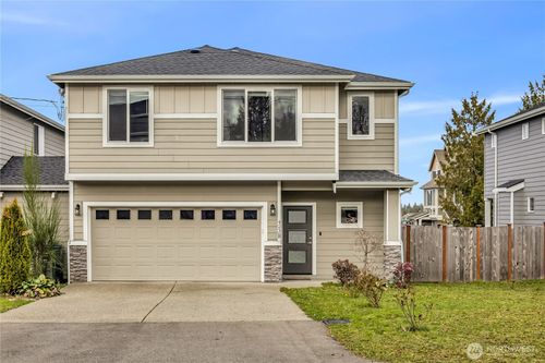 b-423 205th St Sw, Lynnwood, WA, 98036-7207 | Card Image