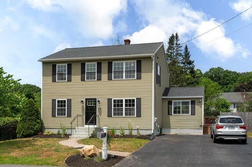 12 Dale St, Manchester, NH, 03103-6745 | Card Image