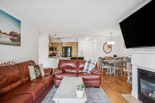 305-12020 207a St, Maple Ridge, BC, V2X8V2 | Card Image