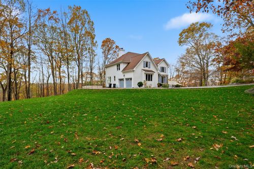 21 Spring House Rd, Pound Ridge, NY, 10576-1113 | Card Image