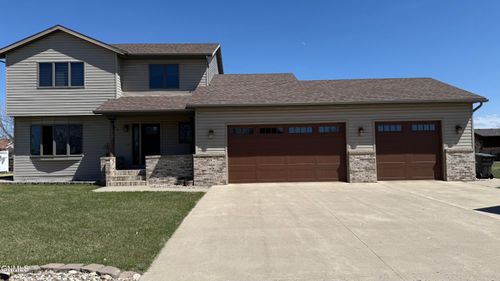 809 13th Ave Sw, Jamestown, ND, 58401-4529 | Card Image