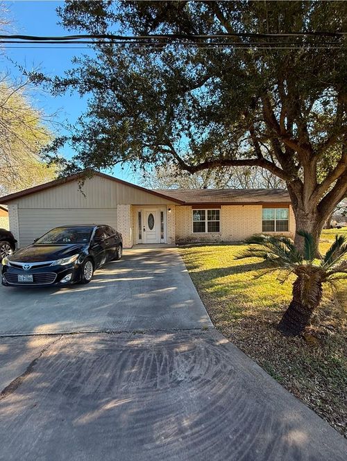 3715 Cline Rd, Wharton, TX, 77488-4605 | Card Image
