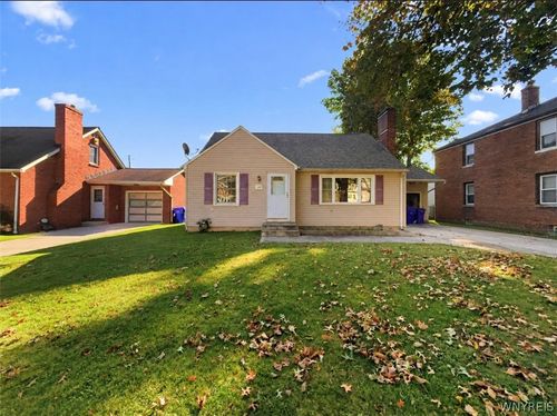 149 Chamberlin Dr, West Seneca, NY, 14210-2656 | Card Image