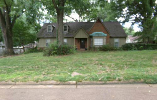 7685 Mchenry Cir S, Germantown, TN, 38138-2237 | Card Image
