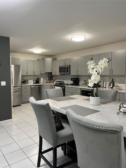 c1-113 Lake Pine Cir, Greenacres, FL, 33463-5517 | Card Image