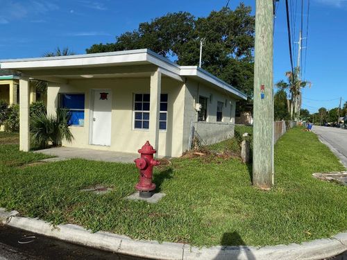 529 N 11th St, Fort Pierce, FL, 34950-8213 | Card Image