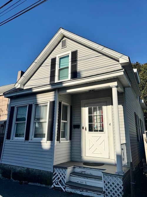 4 Walnut St, Taunton, MA, 02780-4222 | Card Image