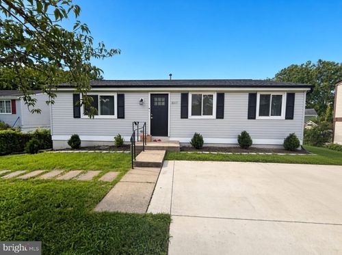 8107 Brown Ct, ALEXANDRIA, VA, 22306-3043 | Card Image