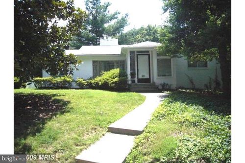 5205 Saratoga Ave, CHEVY CHASE, MD, 20815-3724 | Card Image
