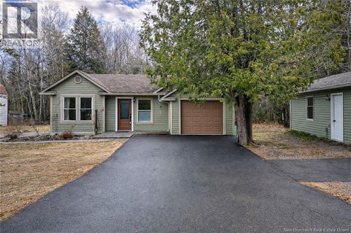 13 Hamilton Rd, Burton, NB, E2V3B5 | Card Image