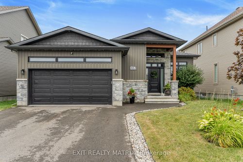 482 Centralpark Blvd, Russell, ON, K4R0C7 | Card Image