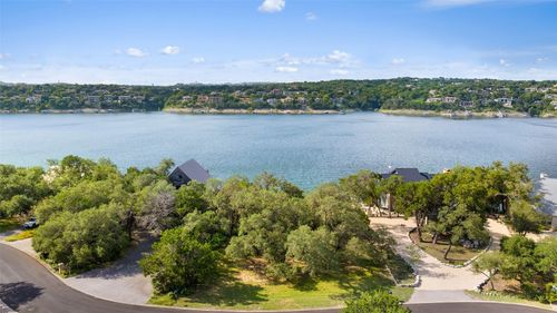 18401 Lakeland Dr, Lago Vista, TX, 78645-8702 | Card Image