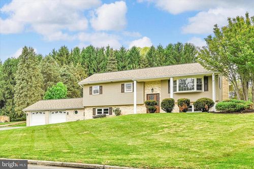 13 Villa Ln, Palmyra, PA, 17078-8508 | Card Image