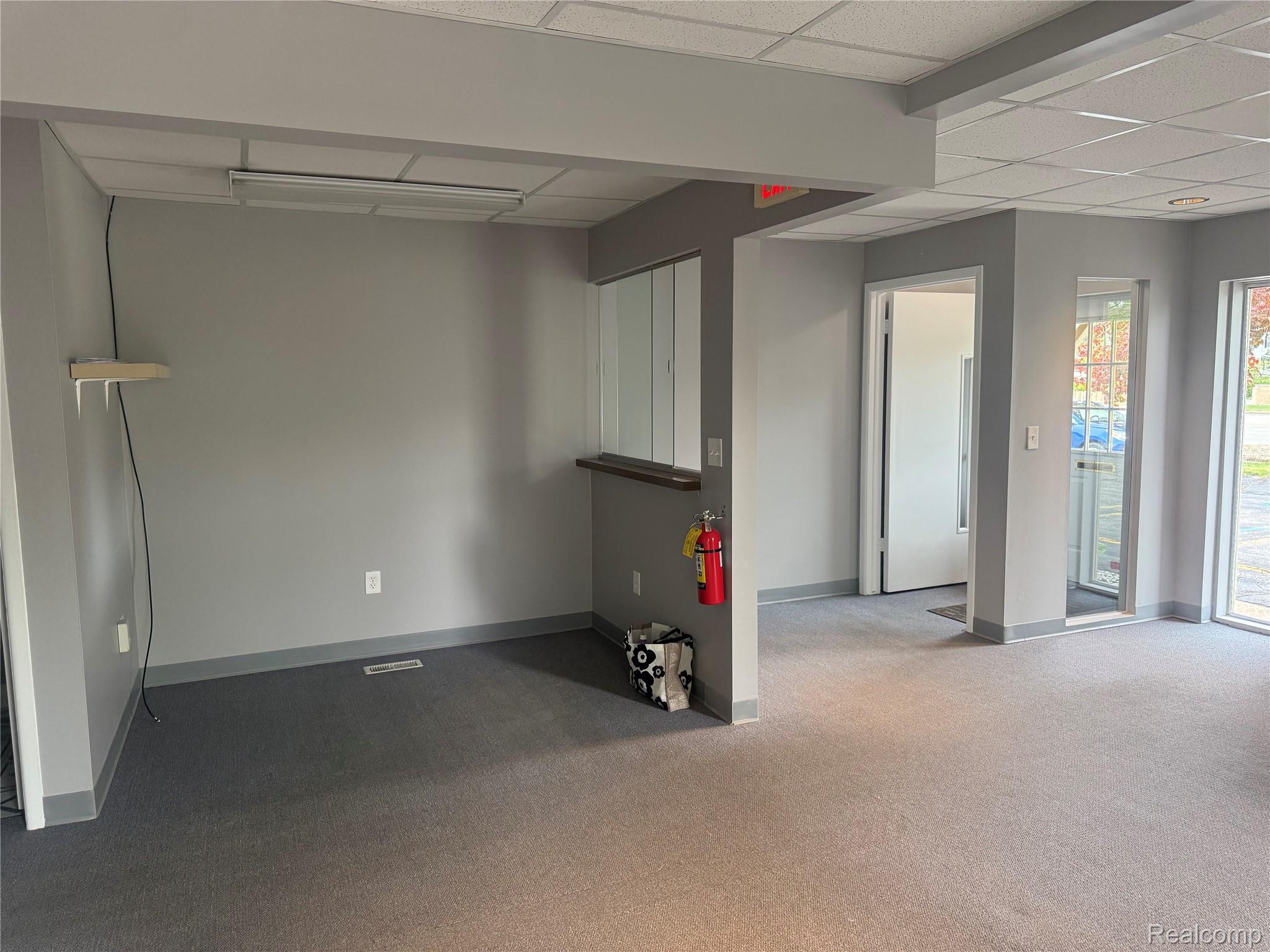 Commercial Lease in Livonia 4