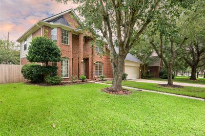 527 High Meadows Dr, House other with 3 bedrooms, 2 bathrooms and null parking in Sugar Land TX | Image 2