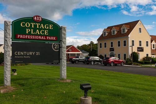 205-433 Us Route 1, York, ME, 03909-1659 | Card Image