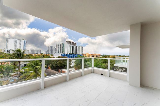 PH2 - 1850 Monroe St, Condo with 2 bedrooms, 2 bathrooms and null parking in Hollywood FL | Image 5
