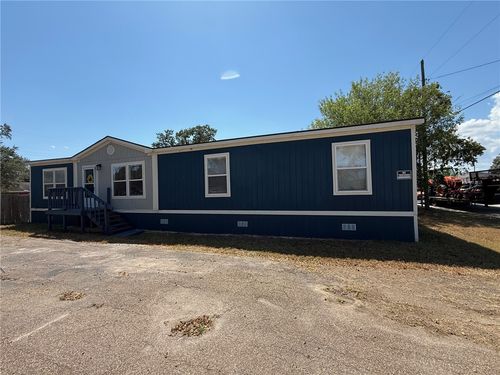 806 Wood Ave, Woodsboro, TX, 78393-3609 | Card Image