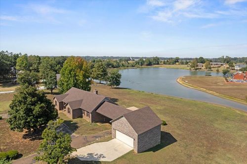 556 Burnett Ln, Covington, TN, 38019-3514 | Card Image