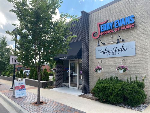 210 N Main St, Wheaton, IL, 60187-5358 | Card Image