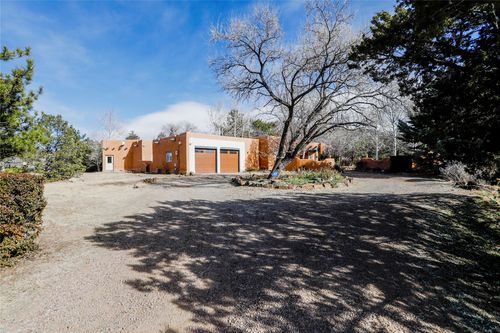 2601 Camino Carlitos, Santa Fe, NM, 87505-4910 | Card Image