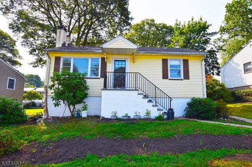 608 E Vail Rd, Landing, NJ, 07850-1218 | Card Image