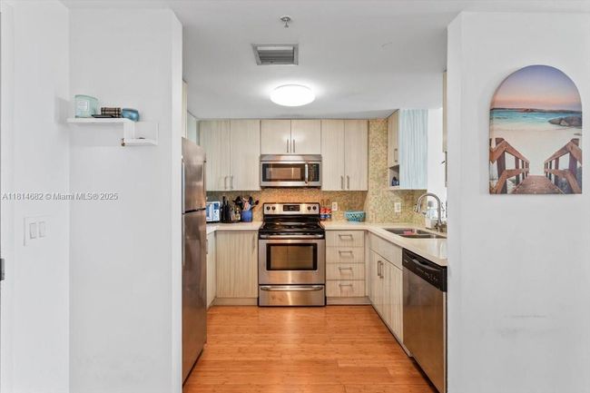 APT-2208 - 1250 S Miami Ave, Condo with 1 bedrooms, 2 bathrooms and null parking in Miami FL | Image 5