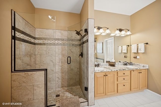 5582 Chapel Hl, House other with 3 bedrooms, 2 bathrooms and 2 parking in Gurnee IL | Image 32