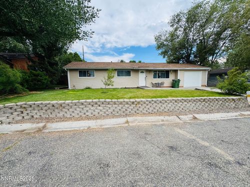 240 Circle Dr, Winnemucca, NV, 89445-3821 | Card Image
