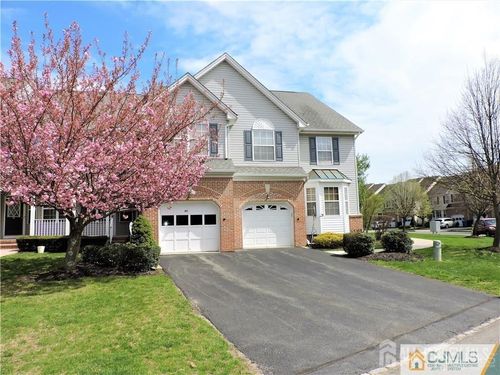 84 Amy Dr, North Brunswick, NJ, 08902-5546 | Card Image